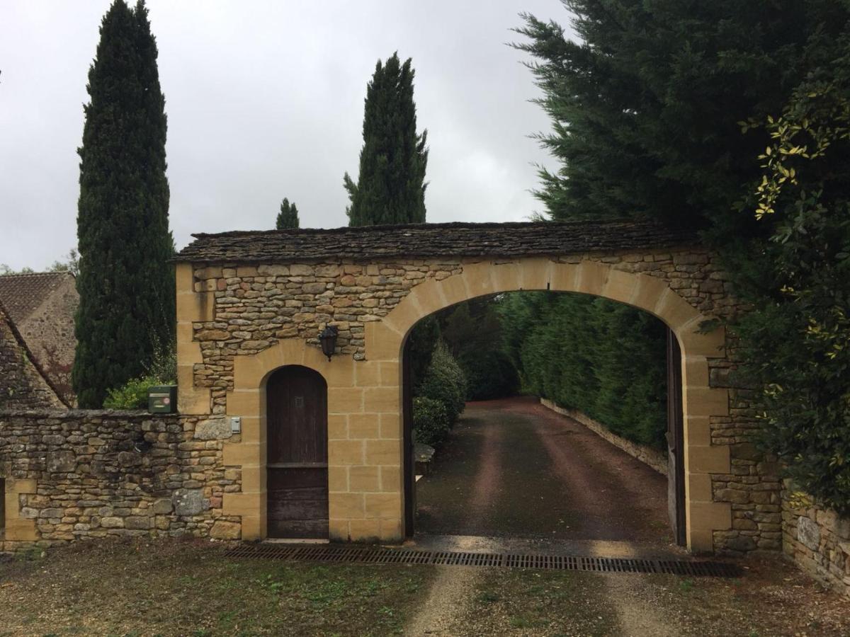 Gite Le Domaine Aubazen La Chapelle-Aubareil Buitenkant foto